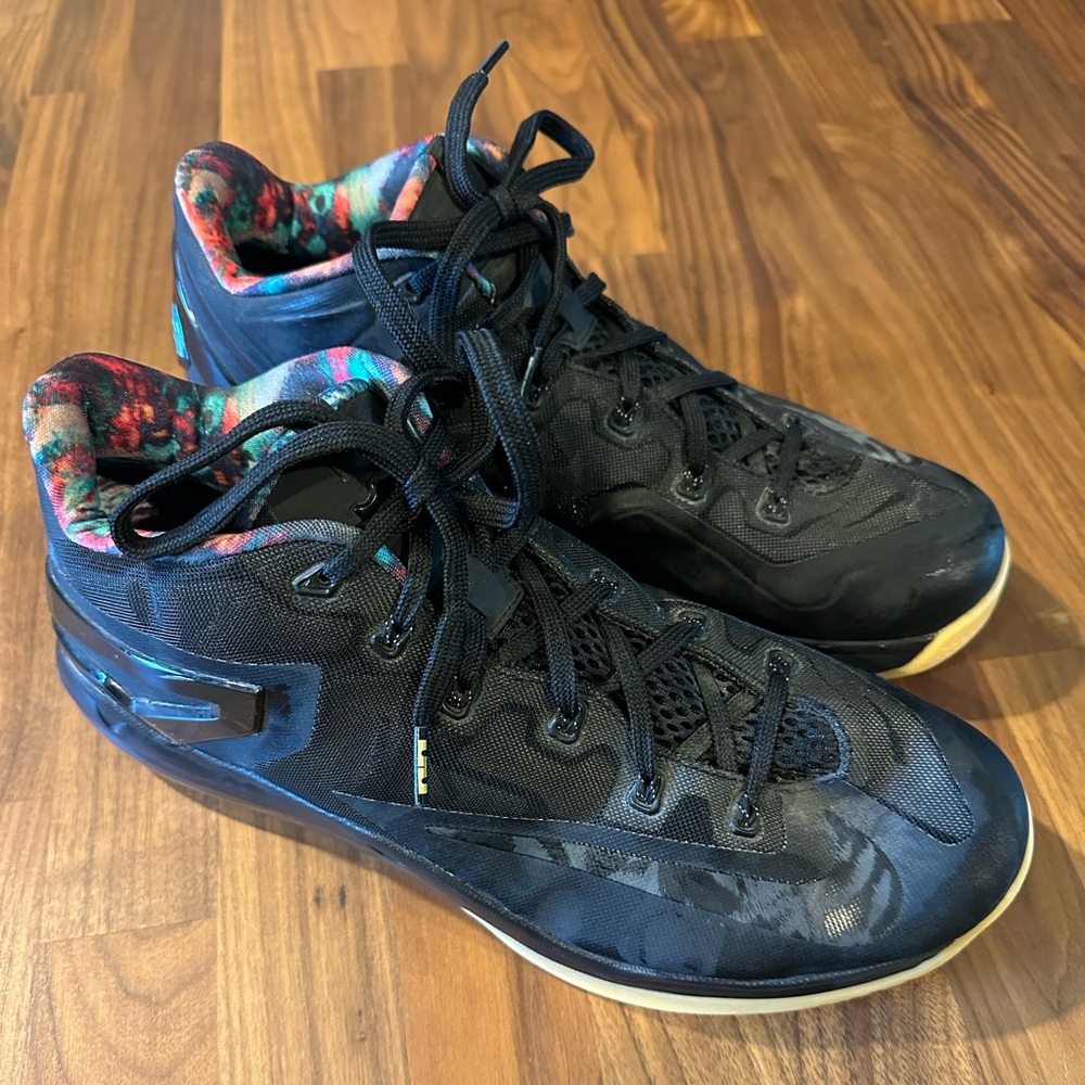 Max Lebron 11 Low “Gum” - size 11